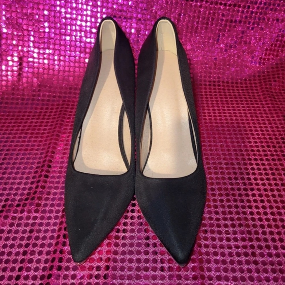 Source Unknown Black Pointed-Toe Women's Heels